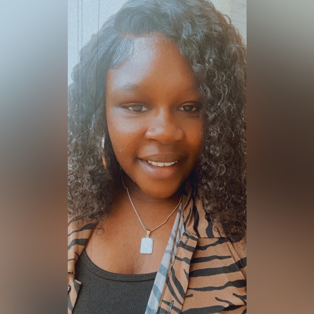 Meet your Posher, Latoya